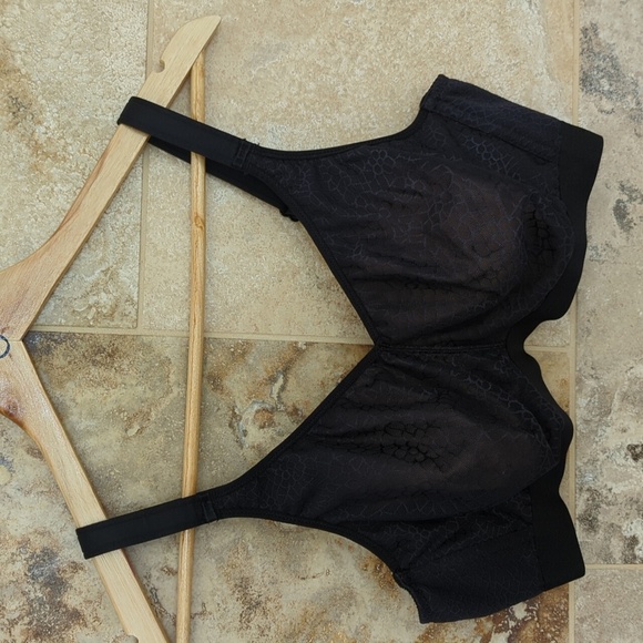38DDD Black Chantelle Bra Minimalist Goth Witchy Funeral Simple Basic